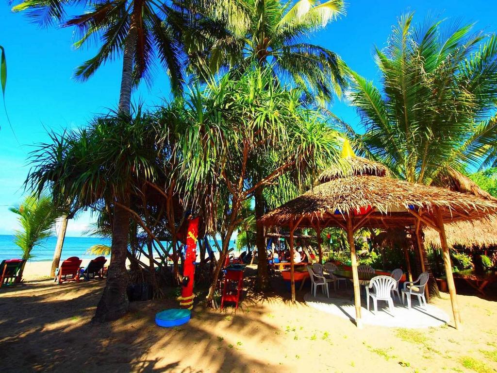 Takatuka Beach Resort Sipalay Exterior photo