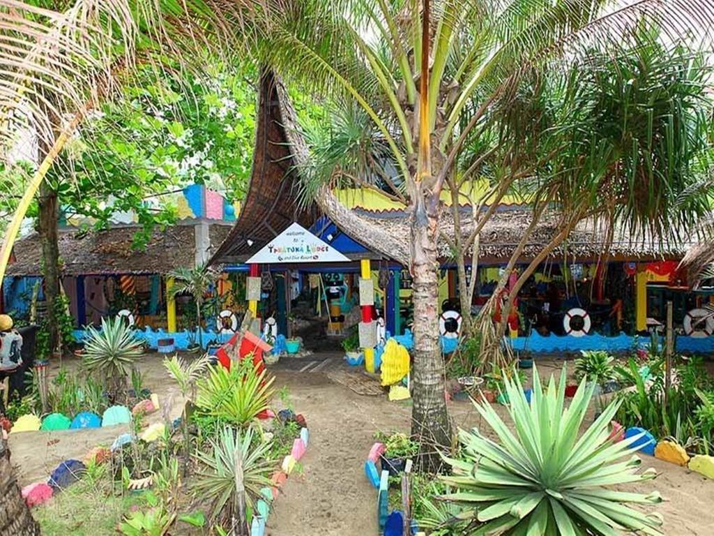 Takatuka Beach Resort Sipalay Exterior photo