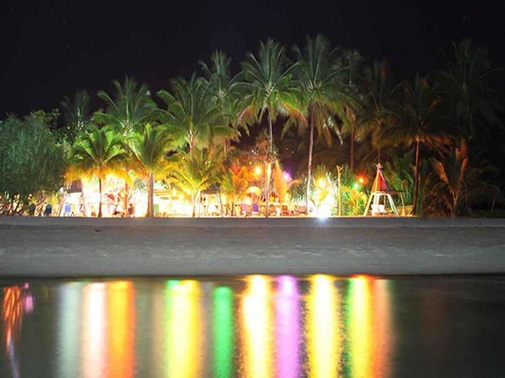 Takatuka Beach Resort Sipalay Exterior photo